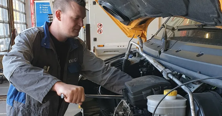 Eerste Bedrijfswagenmonteur bij een IVECO-dealer